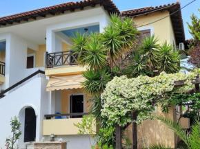 Melina Apartments - Casual Holiday Apartment in Nikiti